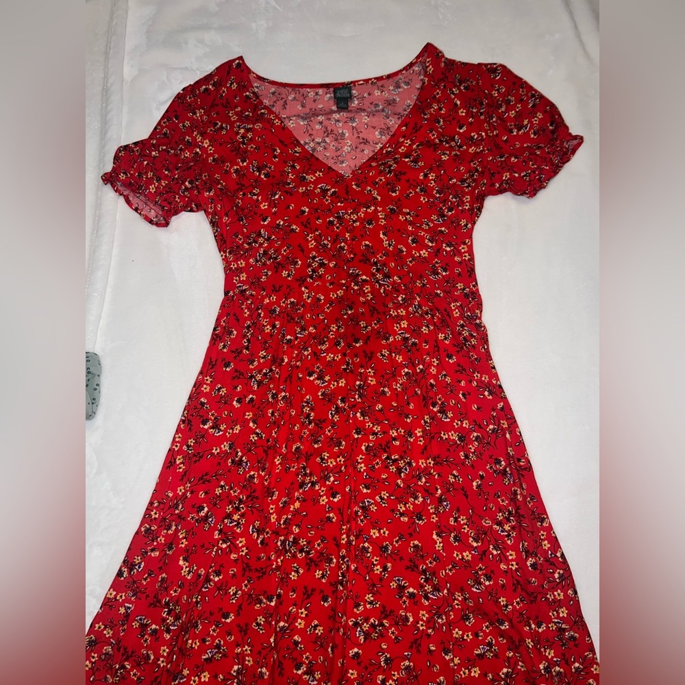 Wild Fable babydoll dress with puff sleeves. Great condition.